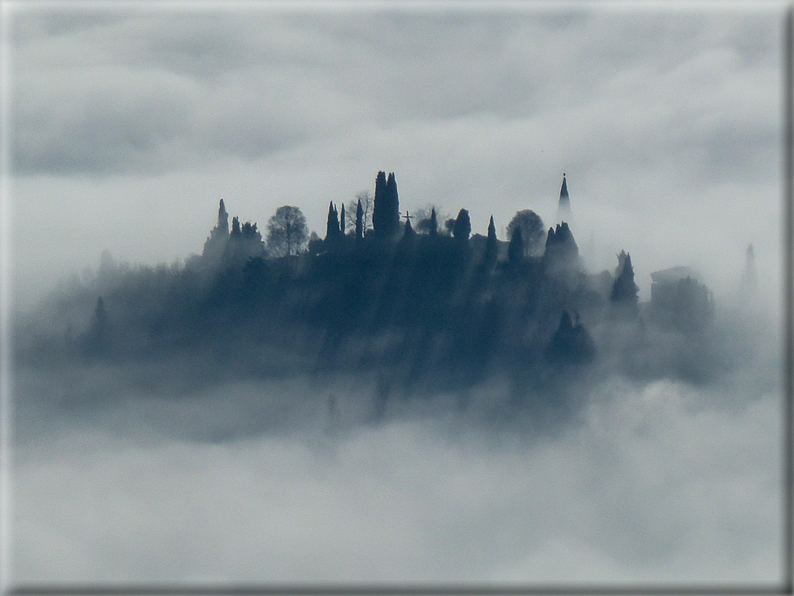 foto Pedemontana Veneta nella nebbia